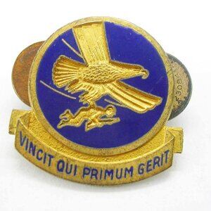 Vintage Sterling Silver Troop Carrier Command Pin  DUI Vincit Qui Primum Gerit